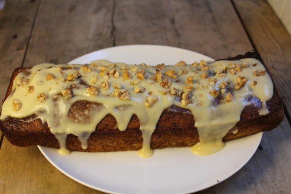Réaliser un cake à la banane et glaçage caramel